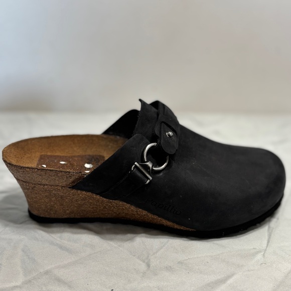 Like New Birkenstock Papillio Fanny Suede Heeled Clog Studded Buckle Black SZ 39